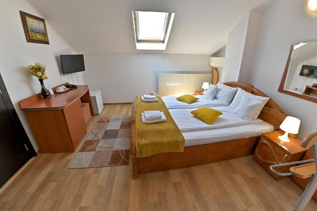 Pension Happy Day Sibiu Bagian luar foto
