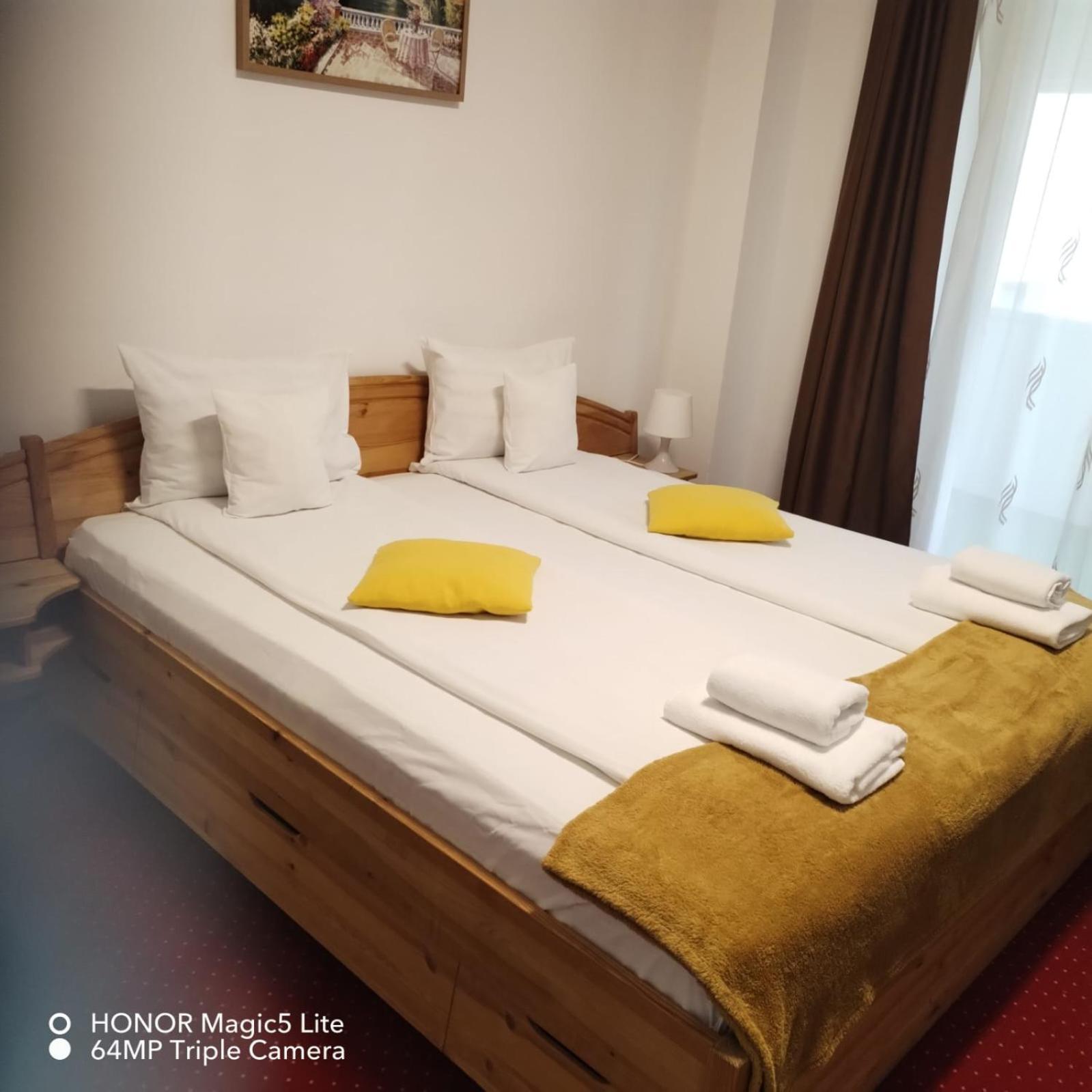 Pension Happy Day Sibiu Bagian luar foto